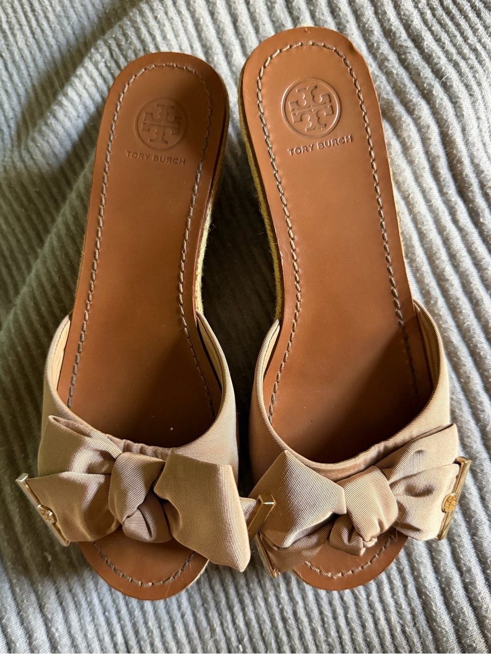Tory Burch Beige Bow Gold Platform Sandals